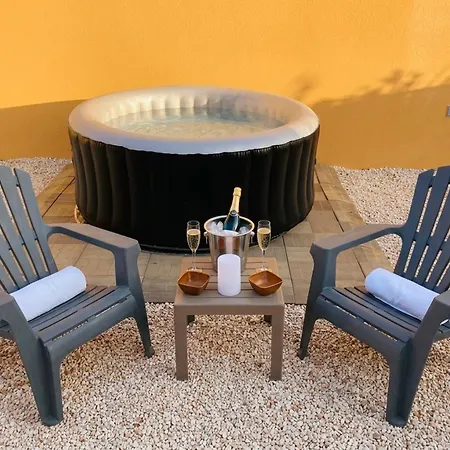 New Flat, Private Hot Tub, Garden, Ac Near Argeles Beaches Maureillas